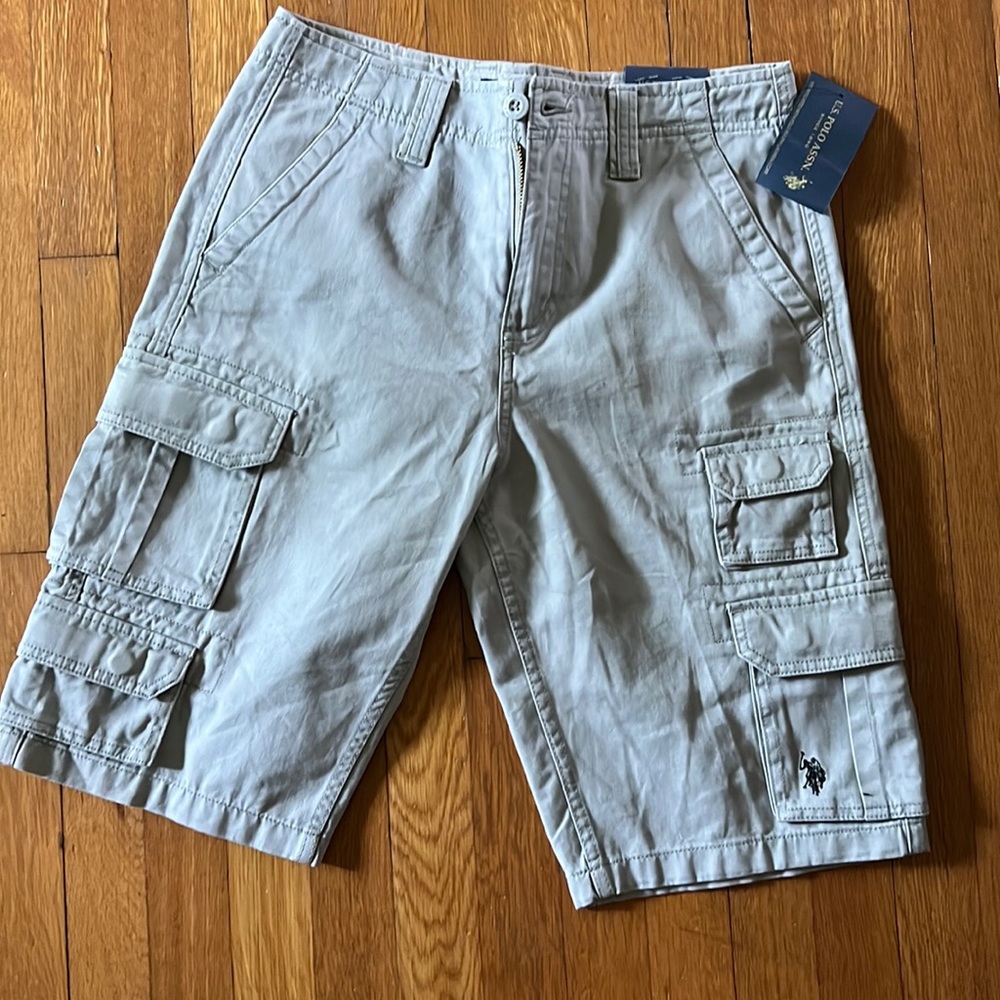 NWT gray men’s cargo shorts W30